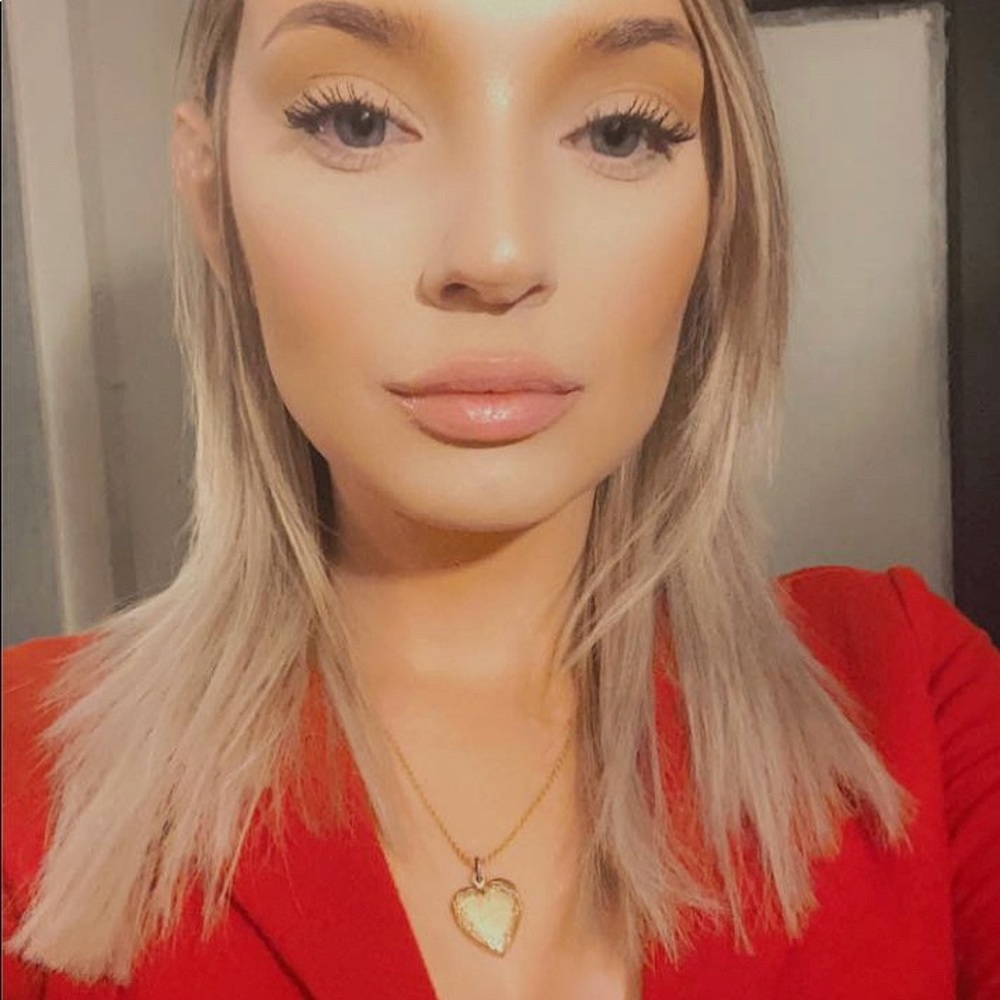 Meet your Posher, Nicole